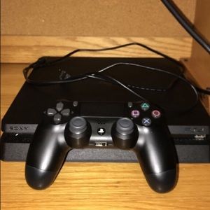 Playstation 4 WITH GAMES